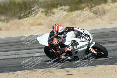 media/Dec-01-2025-Moto Forza (Mon) [[2daa91e15f]]/1-Advanced Group/Session 4 Turn 9/